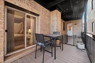 744 W Cornelia Ave, Chicago, IL 60657 - Photo 27