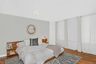 100 E Walton St, Chicago, IL 60611 - Photo 13