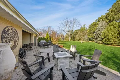 165 Briarwood North, Oak Brook, IL 60523 - Photo 27