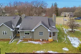 500 Countryside Ln, Dixon, IL 61021 - Photo 5