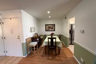 310 Oak Meadow Ct, Schaumburg, IL 60193 - Photo 3