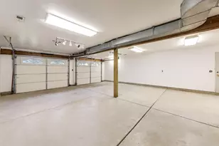 7339 S Park Ave, Burr Ridge, IL 60527 - Photo 3