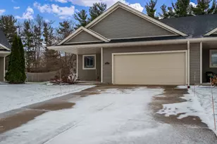 5788 Jackie's Dr, Loves Park, IL 61111 - Photo 5