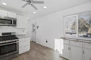 42380 N Lake Dr, Antioch, IL 60002 - Photo 17