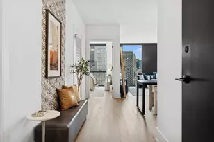 234 W Polk St, Chicago, IL 60607 - Photo 3