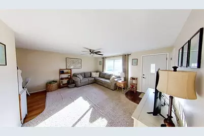 17 Greenlawn Drive, Kankakee, IL 60901 - Photo 3