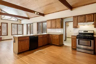 8087 Auburn Rd, Winnebago, IL 61088 - Photo 11