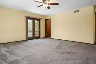 8087 Auburn Rd, Winnebago, IL 61088 - Photo 19