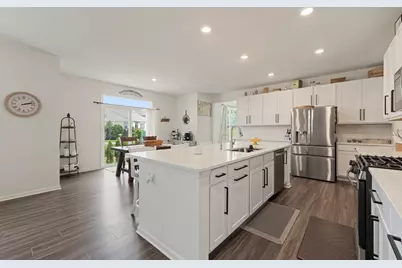 1009 Persimmon Court, Crystal Lake, IL 60012 - Photo 11