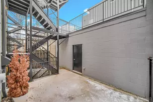 819 N Hoyne Ave, Chicago, IL 60622 - Photo 25