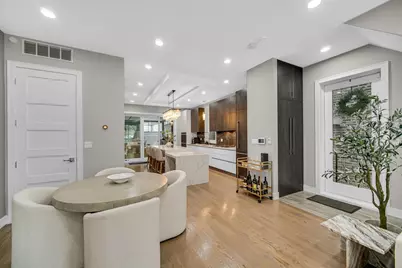 819 N Hoyne Avenue #1, Chicago, IL 60622 - Photo 3