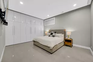 819 N Hoyne Ave, Chicago, IL 60622 - Photo 13