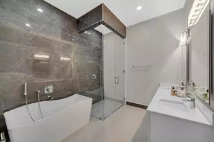 819 N Hoyne Ave, Chicago, IL 60622 - Photo 15