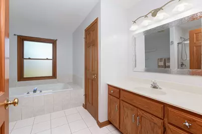 833 E Sterling Avenue, West Chicago, IL 60185 - Photo 17