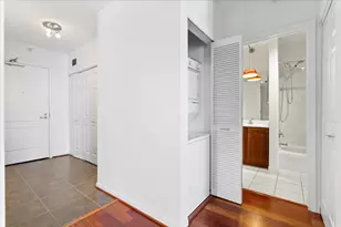 630 N State St, Chicago, IL 60654 - Photo 11