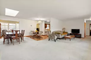 103 S Maple Ln, Prospect Heights, IL 60070 - Photo 3