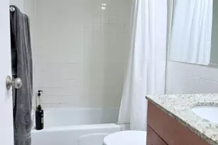 3033 N Sheridan Rd, Chicago, IL 60657 - Photo 3