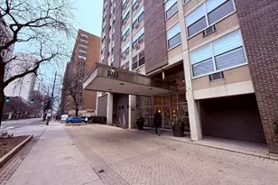 3033 N Sheridan Rd, Chicago, IL 60657 - Photo 1