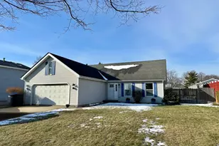 536 Hickory Ln, Peotone, IL 60468 - Photo 1