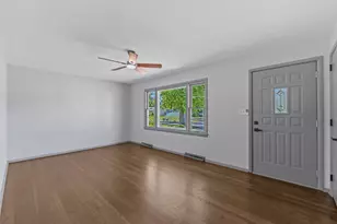 514 Garden Dr, Belvidere, IL 61008 - Photo 9