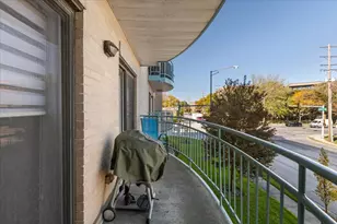 4757 Howard St, Skokie, IL 60076 - Photo 15