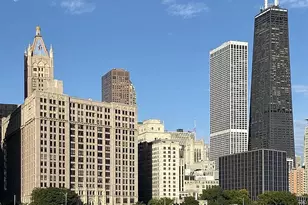 680 N Lake Shore Dr, Chicago, IL 60611 - Photo 1