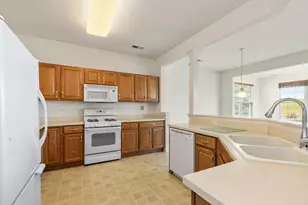 11550 Windsor Dr, Huntley, IL 60142 - Photo 5