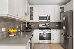 [Address not provided], Chicago, IL 60654 - Photo 9