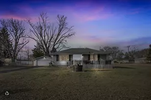 390 N Washington St, Coal City, IL 60416 - Photo 1