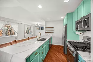 2327 W Wolfram St, Chicago, IL 60618 - Photo 5