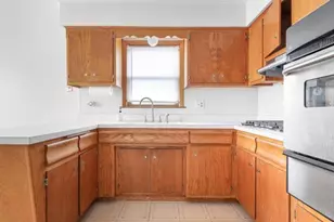 2520 N Neva Ave, Chicago, IL 60707 - Photo 5