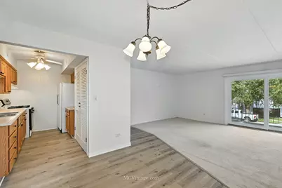 1040 Hirsch Boulevard #204, Calumet City, IL 60409 - Photo 11