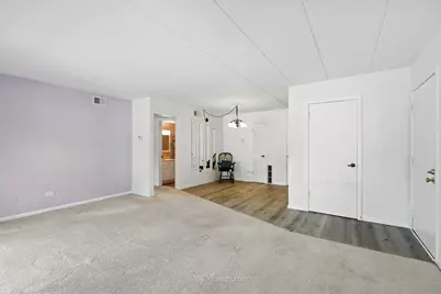 1040 Hirsch Boulevard #204, Calumet City, IL 60409 - Photo 5