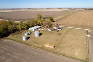 7035 E Scully Rd, Gardner, IL 60424 - Photo 3