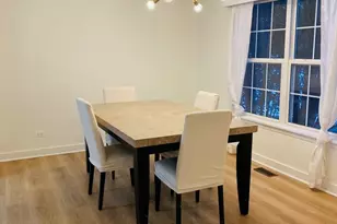 2745 Borkshire Ln, Aurora, IL 60502 - Photo 3