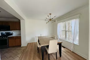 2745 Borkshire Ln, Aurora, IL 60502 - Photo 9