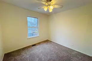 2745 Borkshire Ln, Aurora, IL 60502 - Photo 19