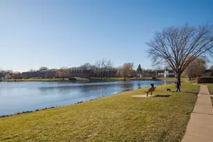 9457 Bay Colony Dr, Des Plaines, IL 60016 - Photo 13