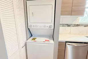 438 E 49th St, Chicago, IL 60615 - Photo 5