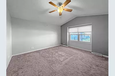 1020 Bertram Drive #17-1, Freeport, IL 61032 - Photo 9