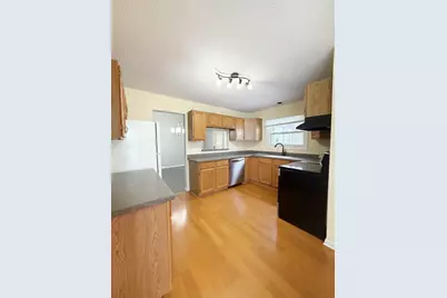 1020 Bertram Drive #17-1, Freeport, IL 61032 - Photo 5