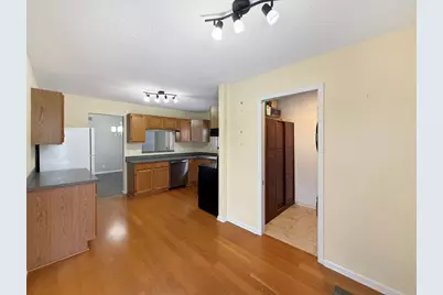 1020 Bertram Drive #17-1, Freeport, IL 61032 - Photo 5