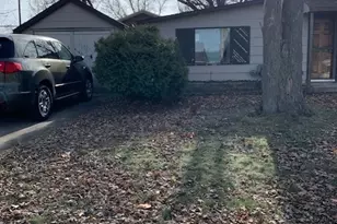 117 Clark St, Chenoa, IL 61726 - Photo 3