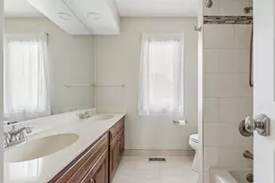 1205 Brian Cir, Libertyville, IL 60048 - Photo 25