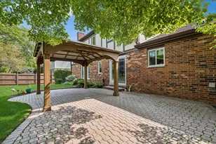 1205 Brian Cir, Libertyville, IL 60048 - Photo 31