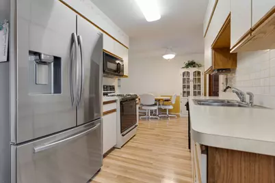 851 Crest Avenue, Elk Grove Village, IL 60007 - Photo 9