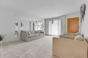 851 Crest Ave, Elk Grove Village, IL 60007 - Photo 3