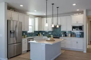 3262 Oak Creek Ln, Aurora, IL 60503 - Photo 7