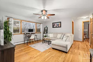 10154 Hartford Ct, Schiller Park, IL 60176 - Photo 3