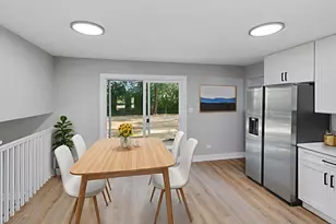 28W555 Leverenz Rd, Naperville, IL 60564 - Photo 5